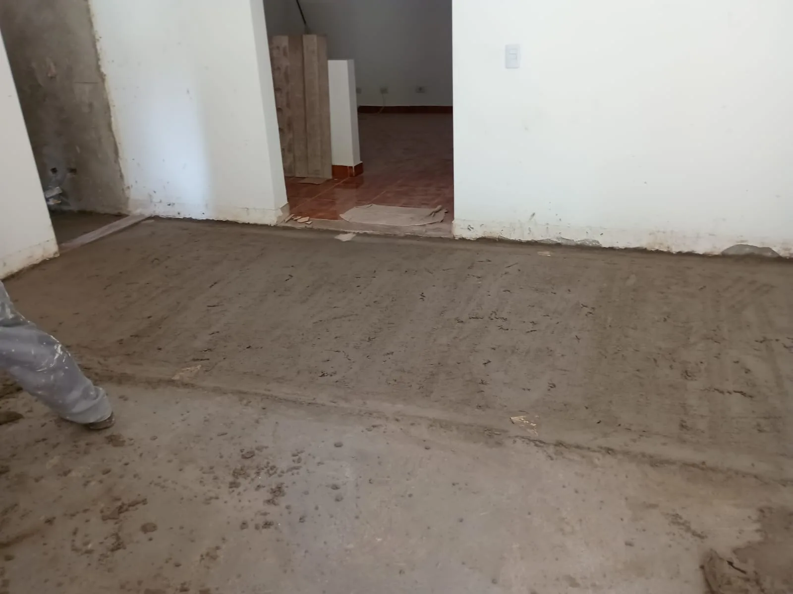 Instalação de piso externo por Carlos Pessoa em Cotia - SP